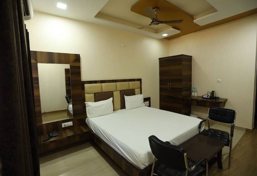 فندق Ishwar Nain