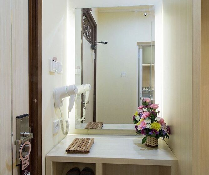 هتل The Xotic Bali