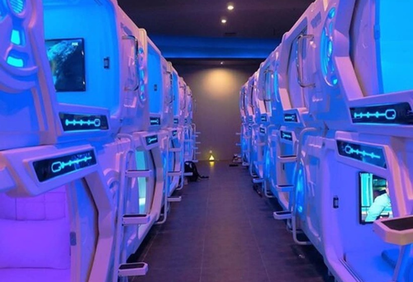 هاستل Digital Airport