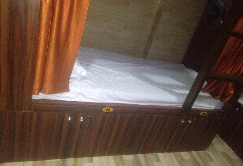 مبيت وإفطار Asian Dormitory   Hostel