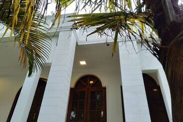 تختخواب و صبحانه Ovitiyas Bandarawela