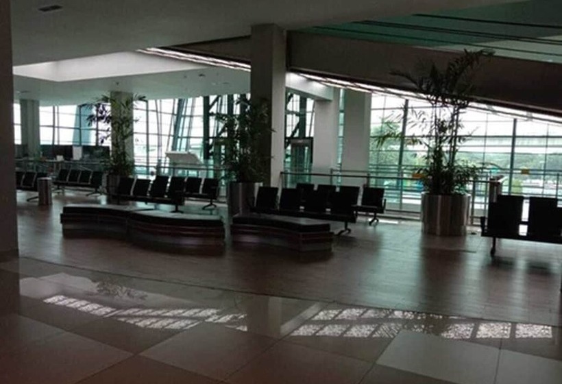 هاستل Digital Airport