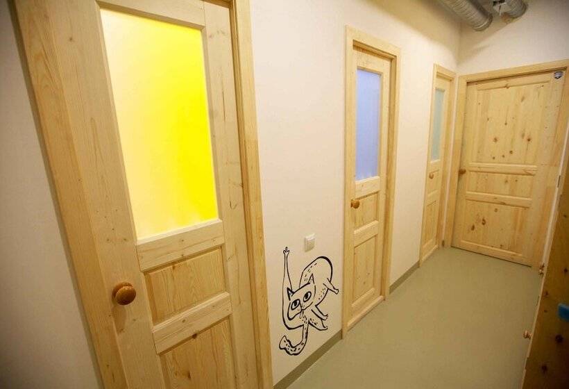 Hostel 69