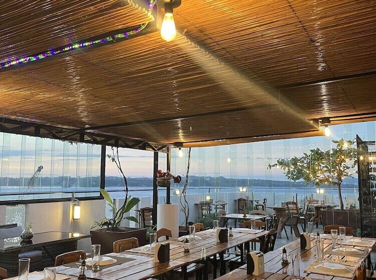 בית מלון כפרי Navarro