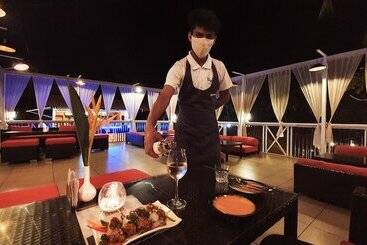 هتل The Regalia Resort