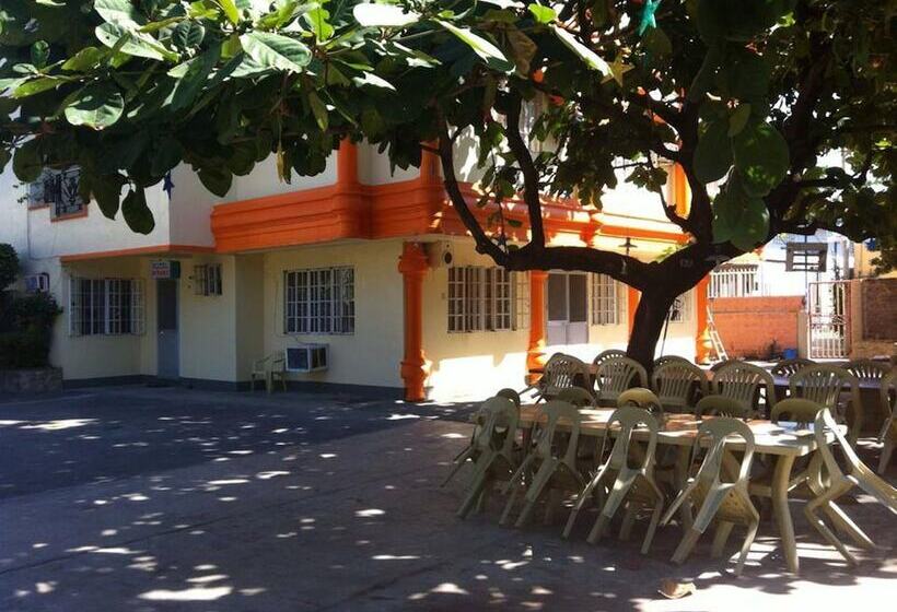 فندق Reddoorz @ Tondaligan Beach