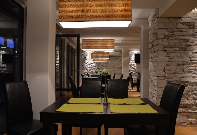 پانسیون Guest House Panorama Aqualux With Free Parking