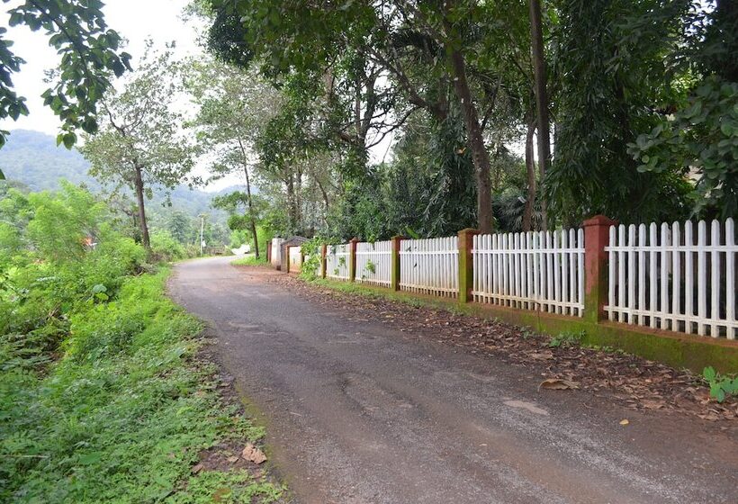 펜션 Mangaal Farmstay Goa