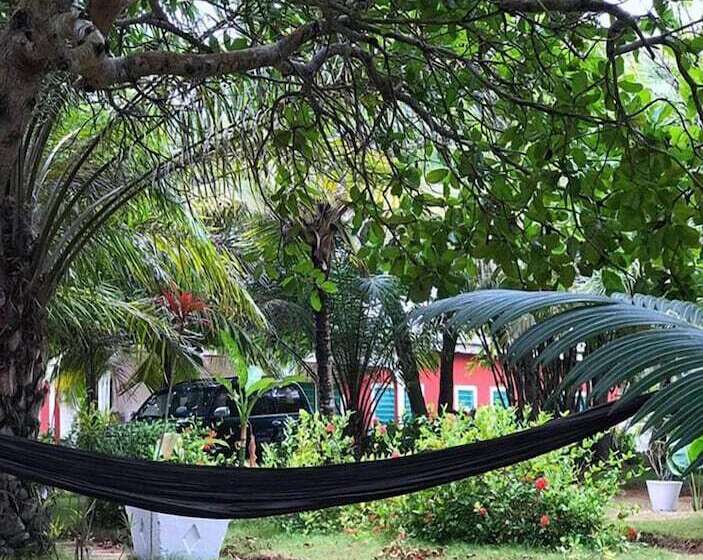 پانسیون Twitter Paradise Guest House