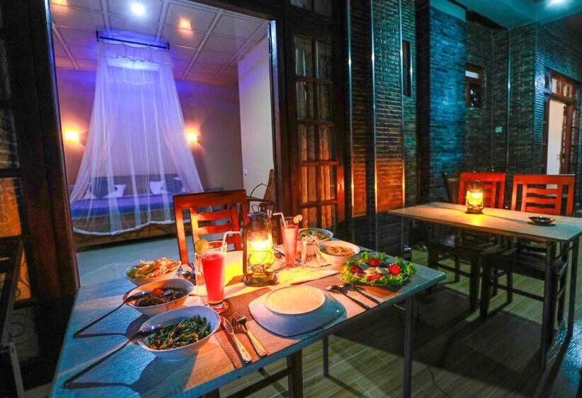 Pensión Zircon Ella