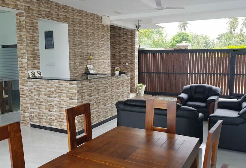 ベッドアンドブレックファースト Amber House Lanka