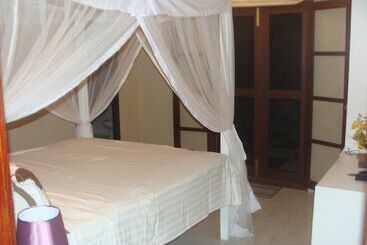 هتل Jacks Bed And Breakfast