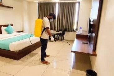 هتل Sparsh Inn Chandkheda