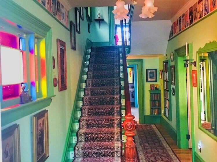 پانسیون Gower Manor Historical Bed & Breakfast