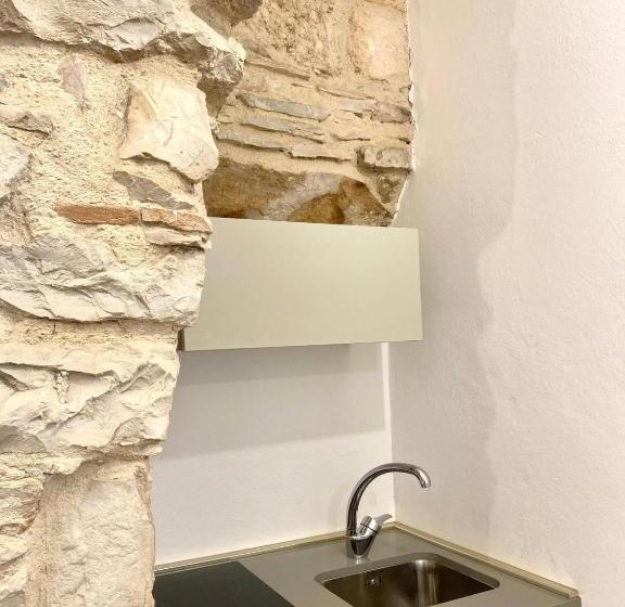 تختخواب و صبحانه Altrelli Rooms