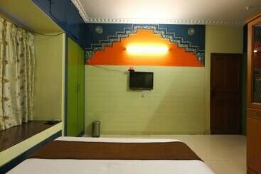 هتل Premam Serviced Apartment
