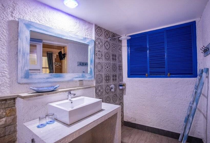 هتل Santorini Beach Resort