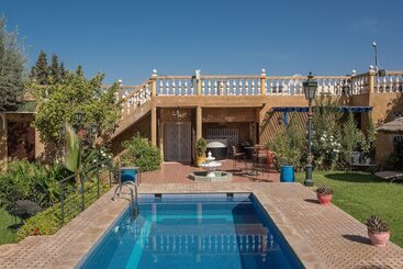 پانسیون Villa Ayche