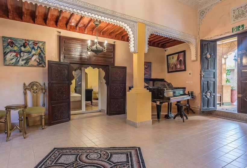 پانسیون Villa Ayche