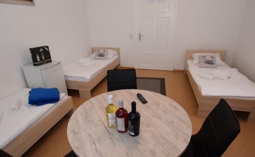 Monteurzimmer Kircheim Unter Teck   Hostel