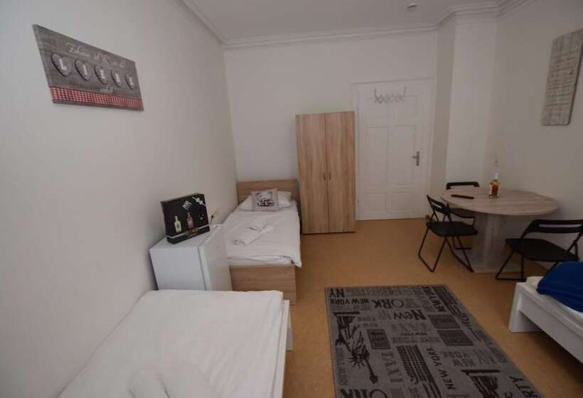 Monteurzimmer Kircheim Unter Teck   Hostel