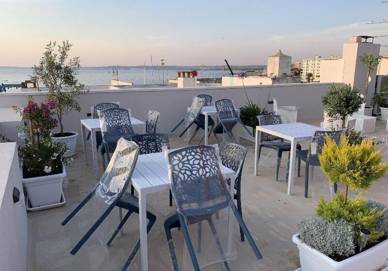 تختخواب و صبحانه Dei Del Mare Extra Luxury