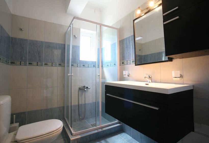 Gountis Apartment