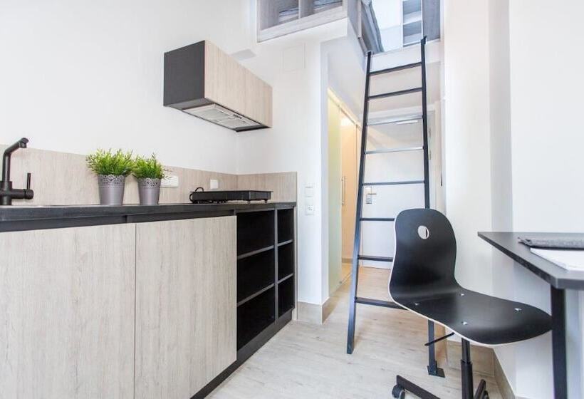 هتل Hostel Kampus