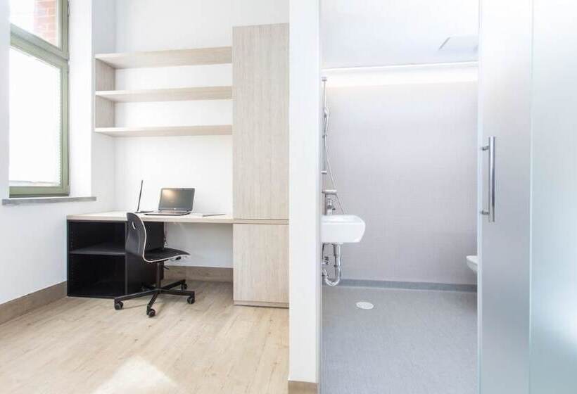 هتل Hostel Kampus