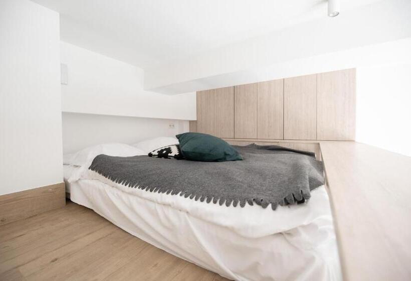 هتل Hostel Kampus