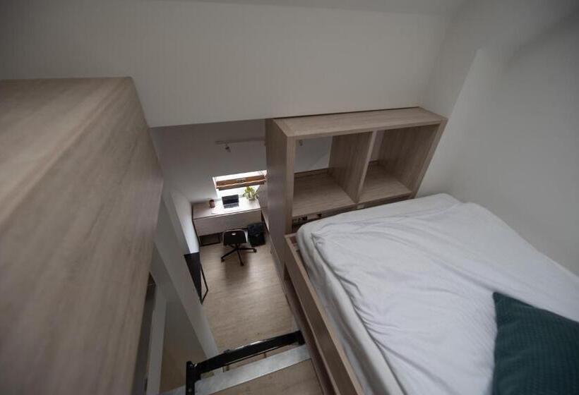 هتل Hostel Kampus