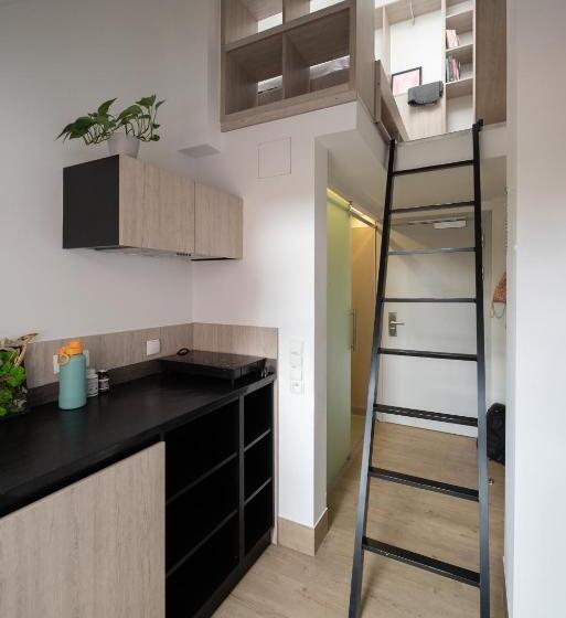 هتل Hostel Kampus