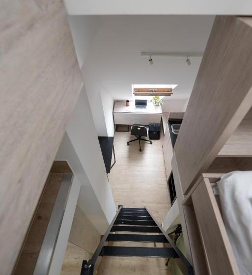 هتل Hostel Kampus