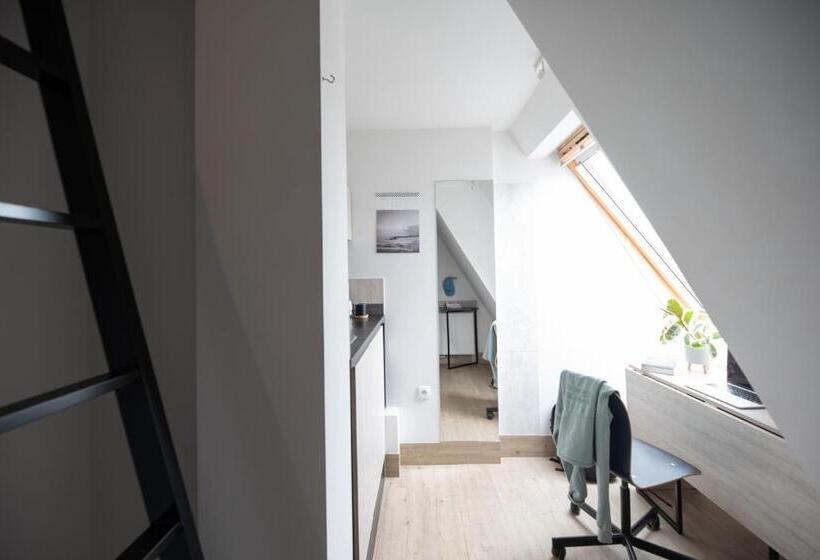 هتل Hostel Kampus