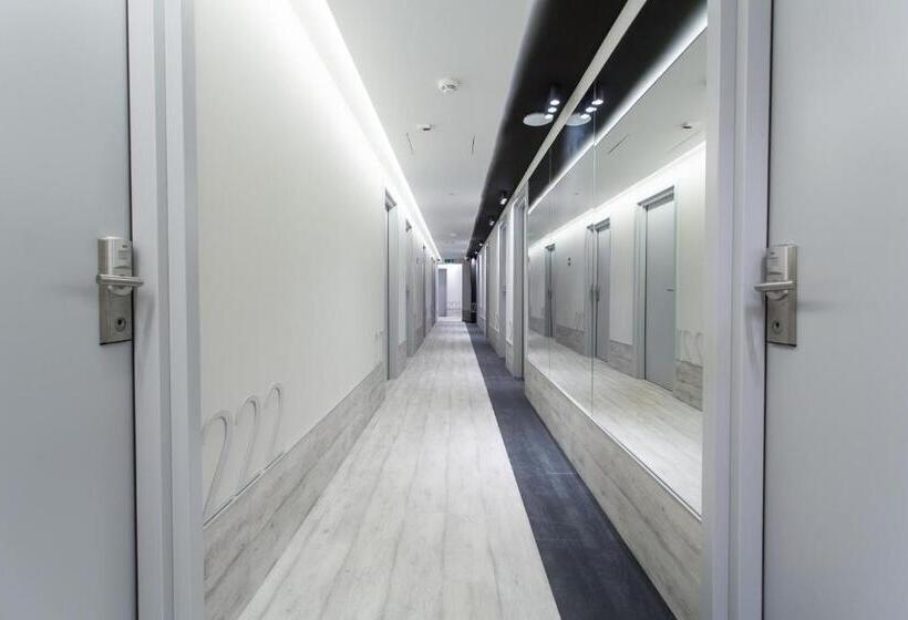هتل Hostel Kampus