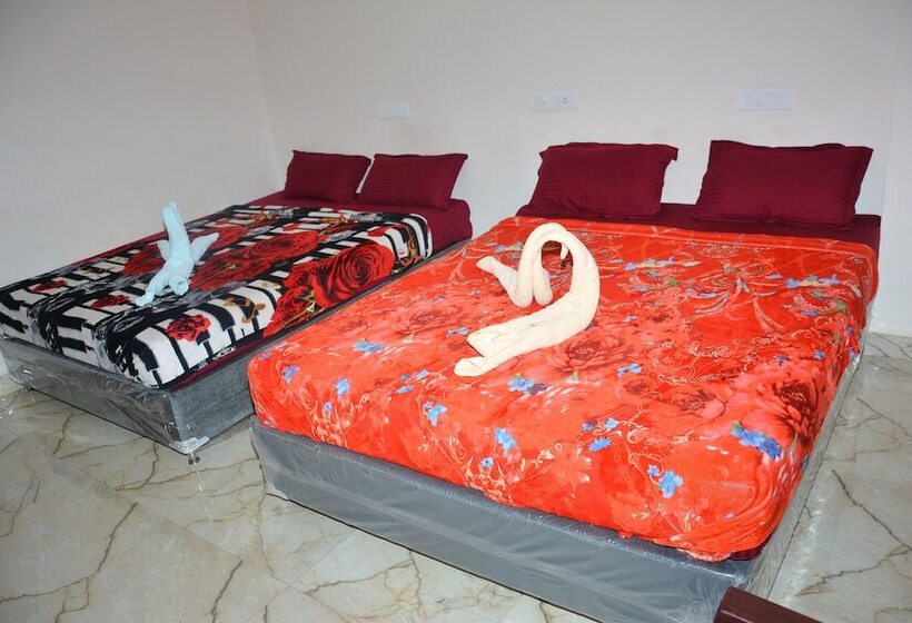 هتل Krish Rooms And Stay