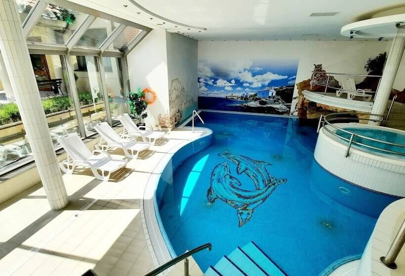 هتل Malachit Karpacz Spa