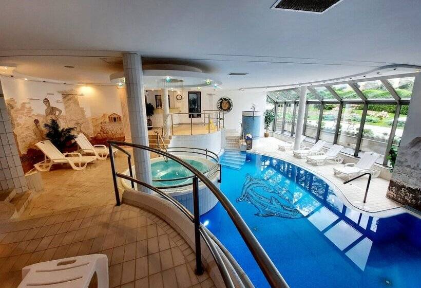 هتل Malachit Karpacz Spa