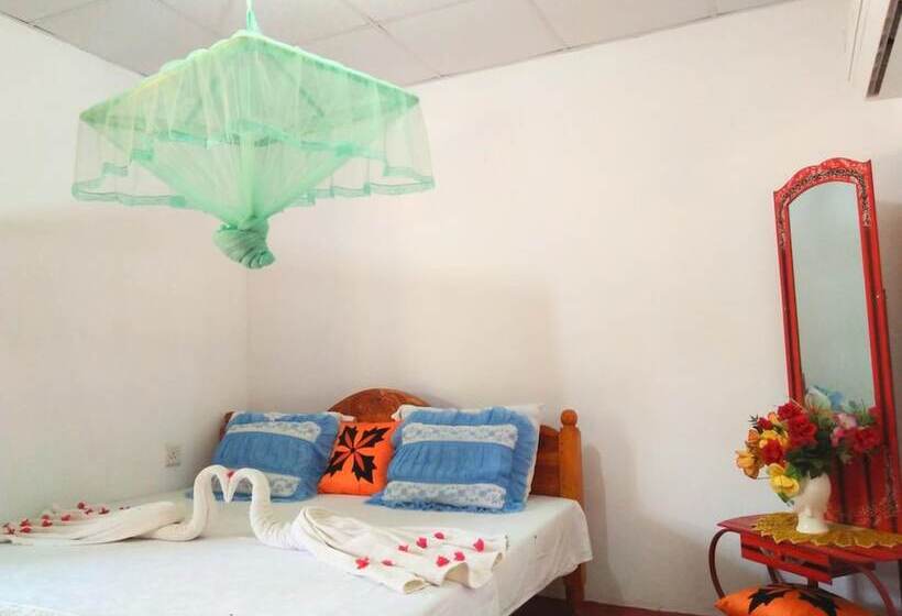 هتل Sigiri Lakshan Home Stay