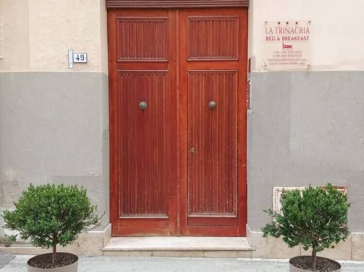 تختخواب و صبحانه La Trinacria Rooms