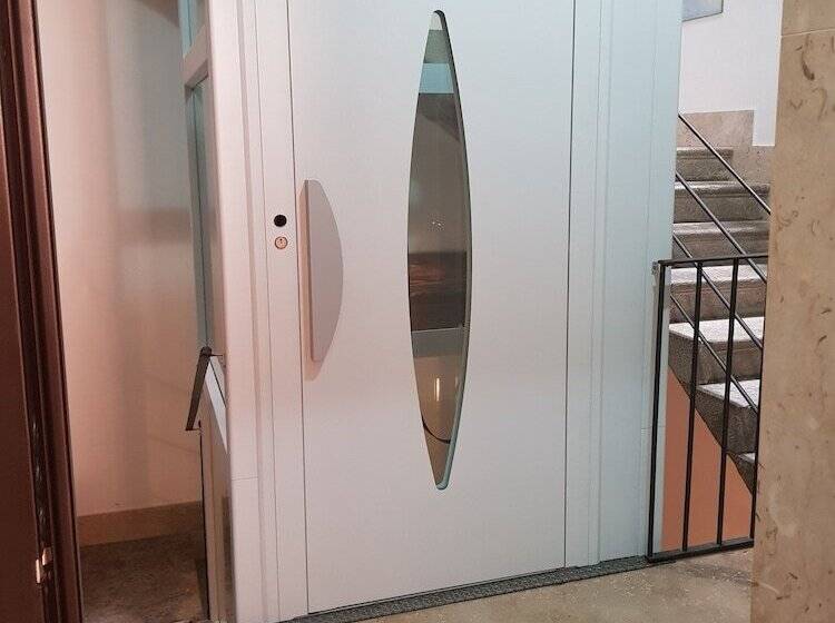 تختخواب و صبحانه La Trinacria Rooms