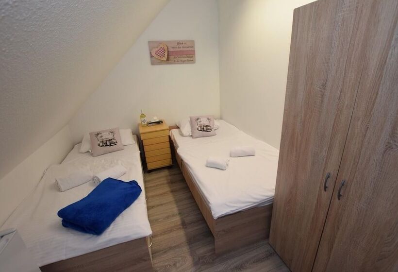 Monteurzimmer Kircheim Unter Teck   Hostel