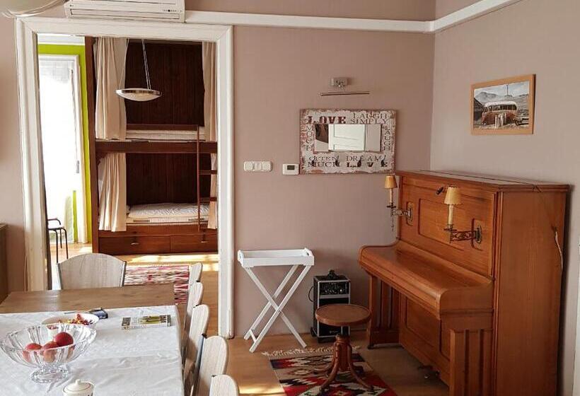 Green Garden Hostel