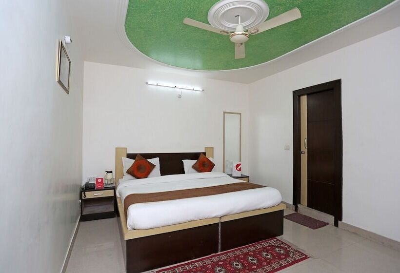 Hotel B R International