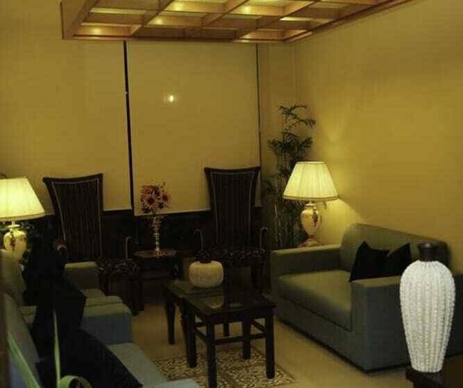 هتل Royal Elegance