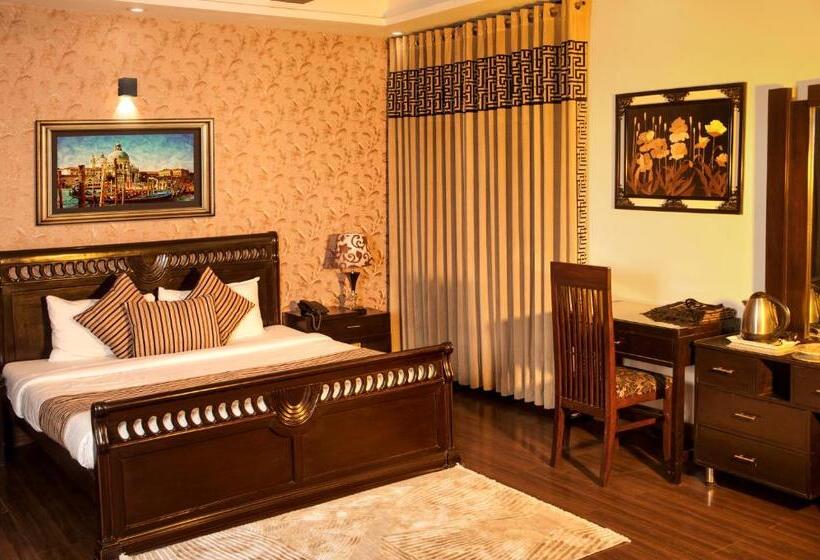 هتل Royal Elegance