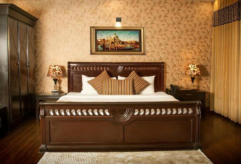 هتل Royal Elegance