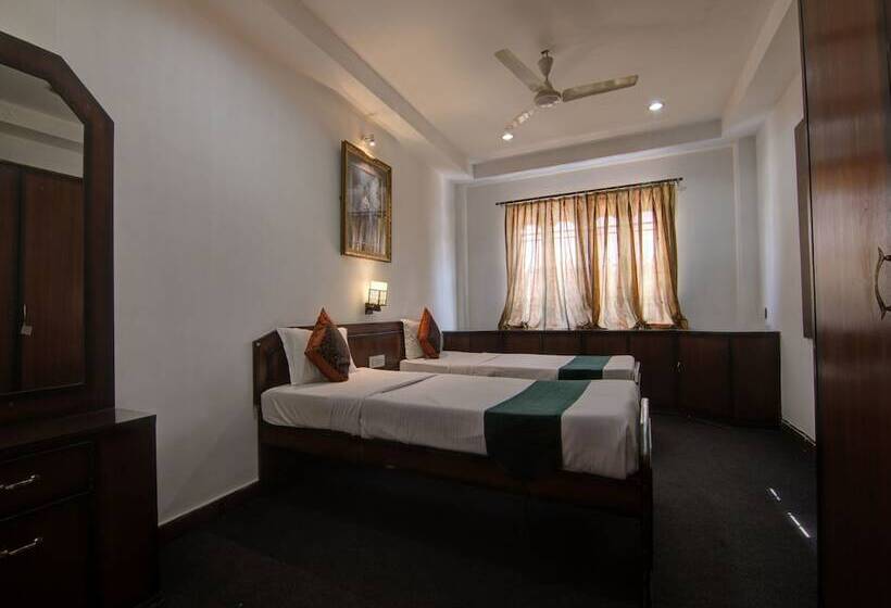 هتل The Mapple By Oyo Rooms