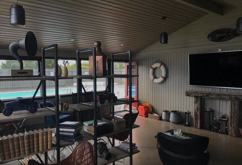 پانسیون Hraunborgir Holiday Homes