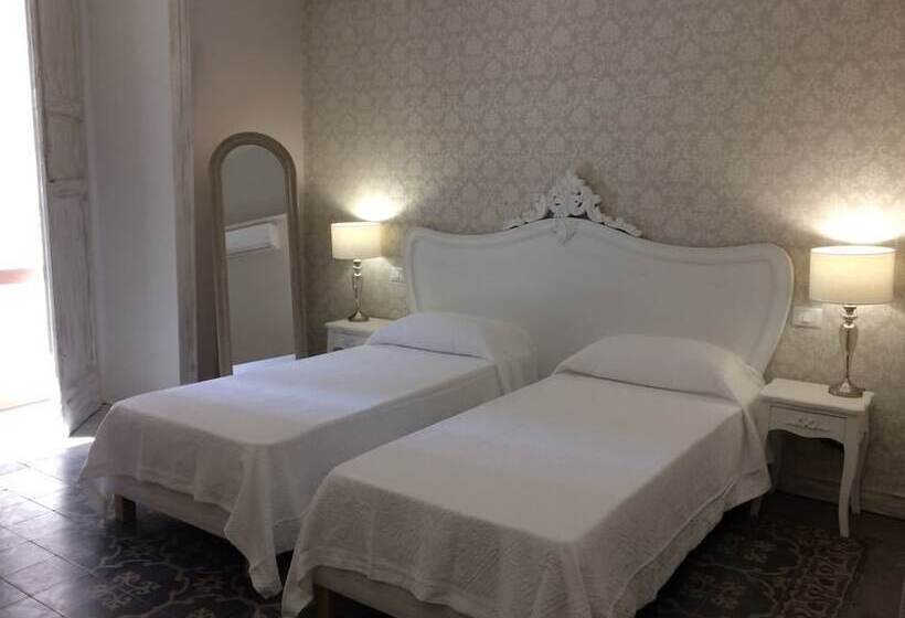 تختخواب و صبحانه La Casa Di Alma Luxury Rooms